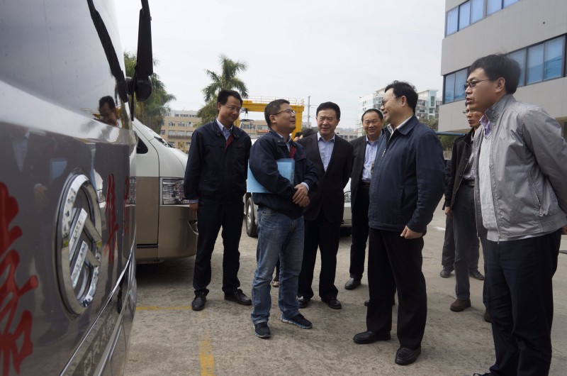 王水平：要让中国百姓最先坐上世上最安全的客车