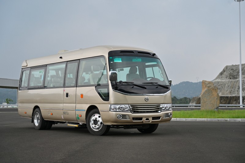 新公商务时代来临！试驾国六升级版金旅考斯特