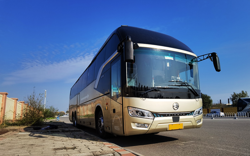 顺应旅游市场新趋势：金旅13米3轴新凯歌再出发