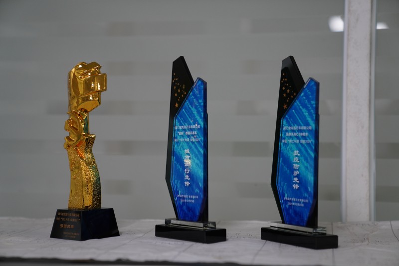 践行“双碳”战略 金旅客车获殊荣