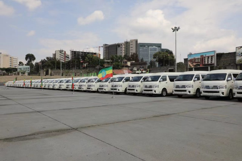 采用中国国标 金旅海狮驰骋“非洲屋脊”